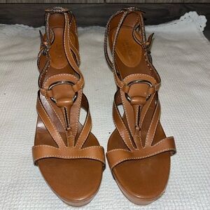 Gucci Tan Leather Heels